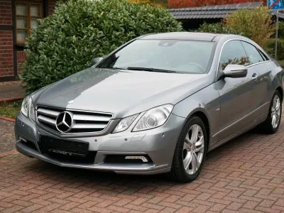 Gebraucht Mercedes E350 236 PS (173 kW) 2009 Grau Coupé