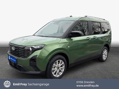 Neu Ford Tourneo Courier Titanium 125 PS (91 kW) 2026 Grün Van / Kleinbus