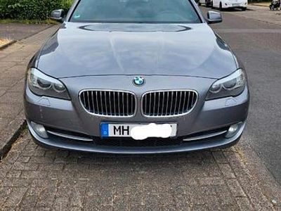 Gebraucht BMW 530 245 PS (180 kW) 2011 Grau Kombi