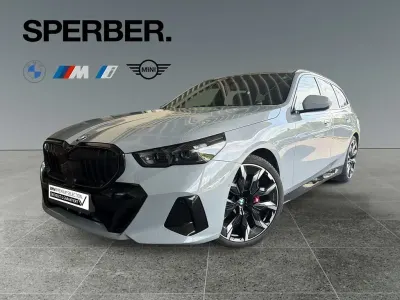 Gebraucht BMW 520 M Sport 197 PS (144 kW) 2024 Grau Limousine