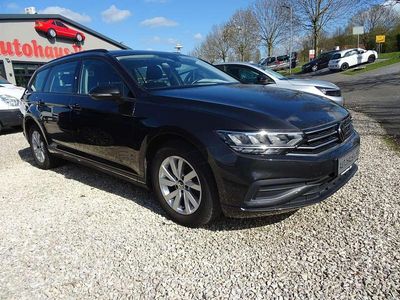 Gebraucht VW Passat Basis 150 PS (110 kW) 2023 Grau Kombi