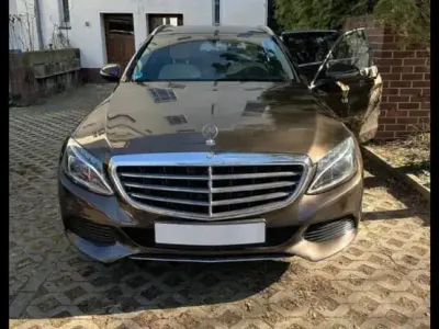 Używany Mercedes C300e 2016 Brązowy Kombi