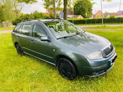 Używany Skoda Fabia 75 KM (55 kW) 2005 Szary Kombi