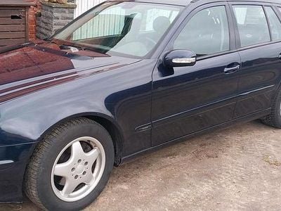 Gebraucht Mercedes E220 150 PS (110 kW) 2005 Blau Kombi