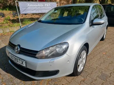 Gebraucht VW Golf VI Comfortline 105 PS (77 kW) 2011 Reflexsilber metallic Kleinwagen