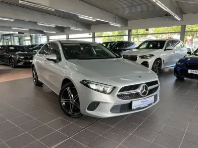 Gebraucht Mercedes A250 Style 160 PS (117 kW) 2022 Iridiumsilber Limousine