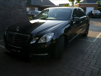 Gebraucht Mercedes E350 Avantgarde 292 PS (214 kW) 2011 Schwarz Limousine