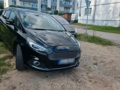 Gebraucht Ford S-MAX Titanium 160 PS (117 kW) 2015 Schwarz Van / Kleinbus