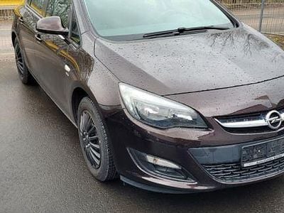 Gebraucht Opel Astra 120 PS (88 kW) 2014 Braun Limousine