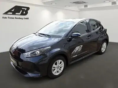 Używany Mazda 2 Center-Line 116 KM (85 kW) 2025 Czarny Sedan/Limuzyna