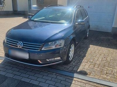 Gebraucht VW Passat Trendline 140 PS (102 kW) 2012 Blau Kombi
