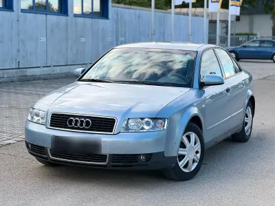 Używany Audi A4 131 KM (96 kW) 2002 Niebieski Sedan/Limuzyna