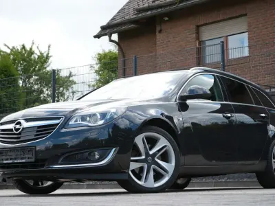 Gebraucht Opel Insignia 194 PS (142 kW) 2014 Schwarz Kombi