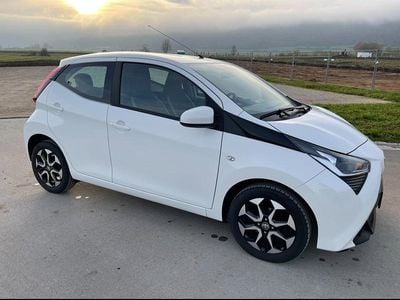 Gebraucht Toyota Aygo X-play 72 PS (52 kW) 2018 Weiß Kleinwagen