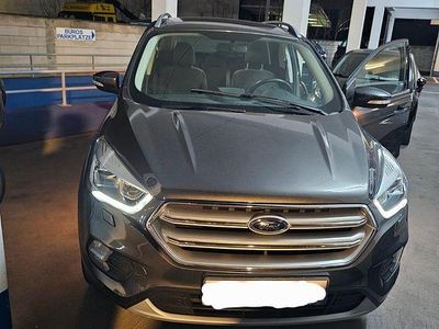 Gebraucht Ford Kuga Trend 182 PS (133 kW) 2018 Grau SUV