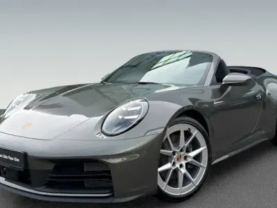 Neu Porsche 911 Carrera Cabriolet 394 PS (289 kW) 2026 Gruen Cabrio