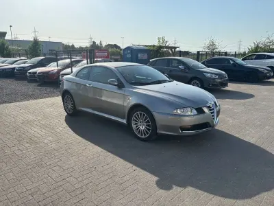 Gebraucht Alfa Romeo GT Distinctive 140 PS (102 kW) 2009 Grigio antares/stromboli Coupé