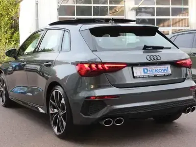 Gebraucht Audi S3 Ambiente 310 PS (228 kW) 2023 Grau Limousine