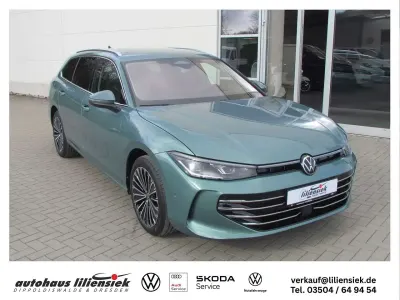 Gebraucht VW Passat Elegance 204 PS (150 kW) 2025 Grün Kombi