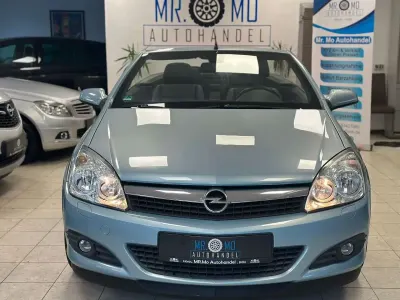 Używany Opel Astra Cabriolet 140 KM (102 kW) 2009 Niebieski Kabriolet
