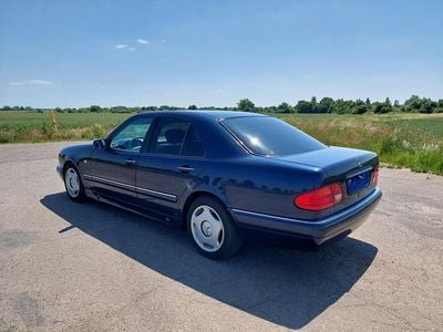 Mercedes E280
