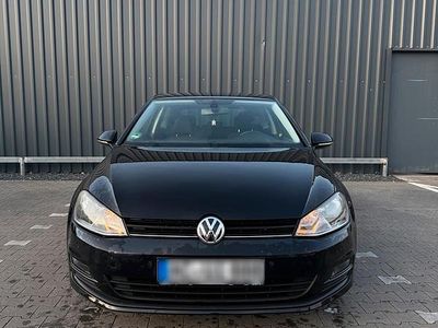 Begagnad VW Golf 105 HK (77 kW) 2013 Svart Sportkupé