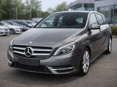Usata Mercedes B180 122 CV (89 kW) 2012 Grigio Monovolume