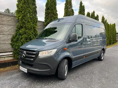 Gebraucht Mercedes Sprinter 143 PS (105 kW) 2020 Grau Van