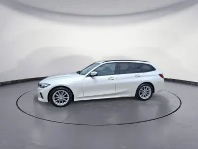 Gebraucht BMW 320 Sport Line 190 PS (139 kW) 2023 Weiß Kombi