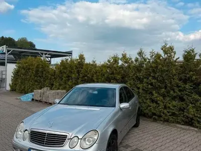 Używany Mercedes E220