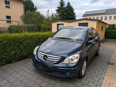 Mercedes B200