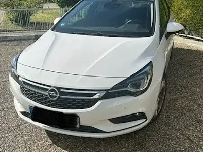 Używany Opel Astra Innovation 136 KM (100 kW) 2016 Biały Kombi