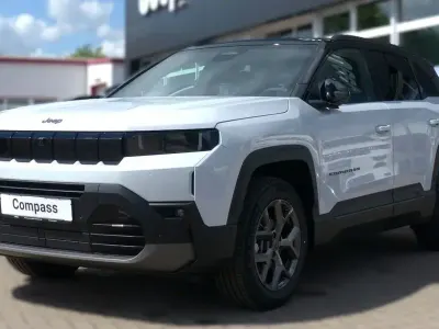 Neu Jeep Compass 145 PS (106 kW) 2026 Blau SUV