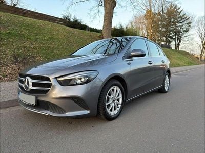 Gebraucht Mercedes B200 150 PS (110 kW) 2020 Grau Van / Kleinbus