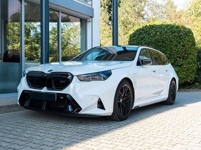 Weiß Gebraucht 2025 BMW M5 Comfort Edition Limousine | 119.900 € (Fairer Preis)