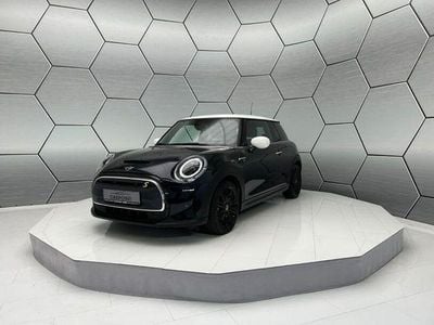 Enigmatic black (metallic) Gebraucht 2021 Mini Cooper Kleinwagen | 15.990 € (Fairer Preis)