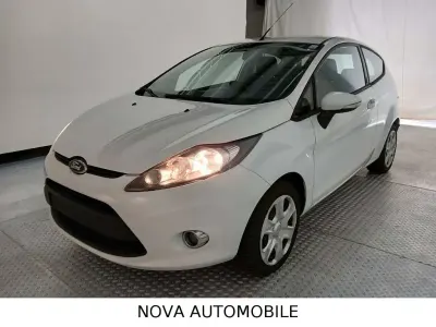 Gebraucht Ford Fiesta Champions Edition 60 PS (44 kW) 2012 Weiß Kleinwagen