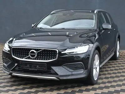 Gebraucht Volvo V60 197 PS (144 kW) 2022 Schwarz Kombi
