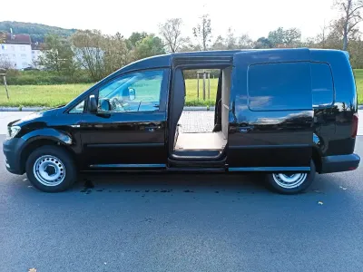 Gebraucht VW Caddy Trendline 102 PS (75 kW) 2018 Schwarz Van / Kleinbus