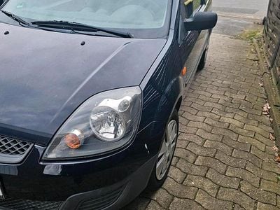Gebraucht Ford Fiesta 69 PS (50 kW) 2006 Blau Kleinwagen
