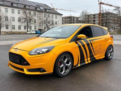 Usata Ford Focus ST 250 CV (183 kW) 2014 Giallo Berlina