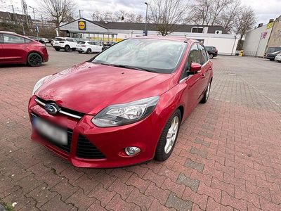 Gebraucht Ford Focus Titanium 182 PS (133 kW) 2011 Rot Limousine