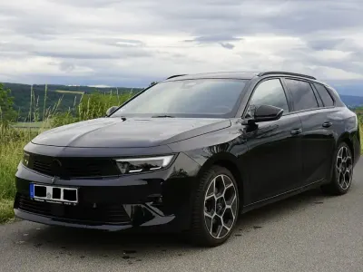 Gebraucht Opel Astra Ultimate 131 PS (96 kW) 2024 Schwarz Kleinwagen