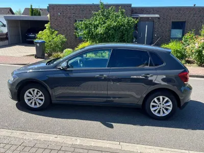 Gebraucht VW Polo Highline 95 PS (69 kW) 2019 Grau Kleinwagen