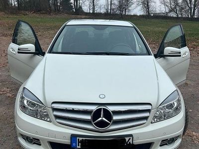 Weiß Gebraucht 2010 Mercedes C180 Elegance Limousine | 12.500 € (Teuer)