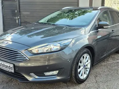 Gebraucht Ford Focus Titanium 125 PS (91 kW) 2015 Grau Limousine