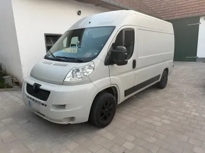 Gebraucht Peugeot Boxer 157 PS (115 kW) 2010 Grau Van