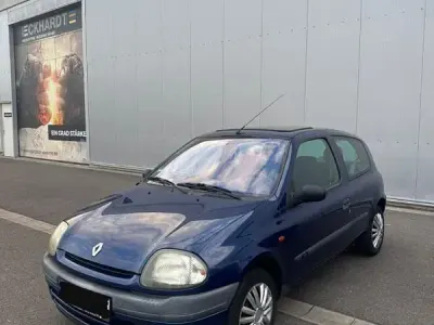 Używany Renault Clio II Basis 58 KM (42 kW) 1999 Niebieski Sedan/Limuzyna