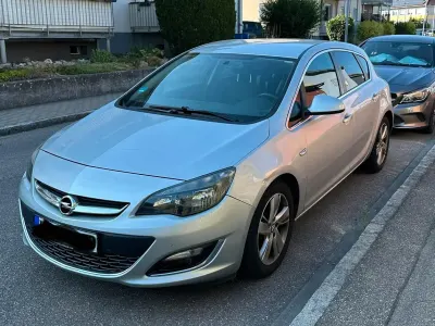 Gebraucht Opel Astra 180 PS (132 kW) 2013 Silber Limousine