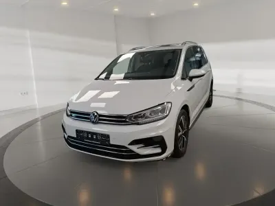 Gebraucht VW Touran Highline 150 PS (110 kW) 2022 Weiß Van / Kleinbus